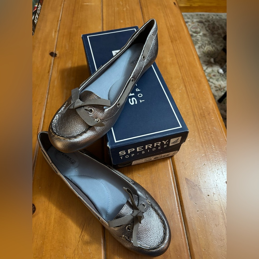 Sperry silver flats